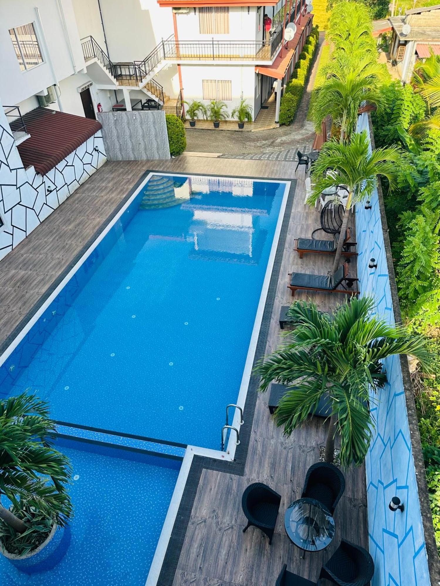 Hotel Ruwanara Royal Majestry Ambagahagedara Exterior foto