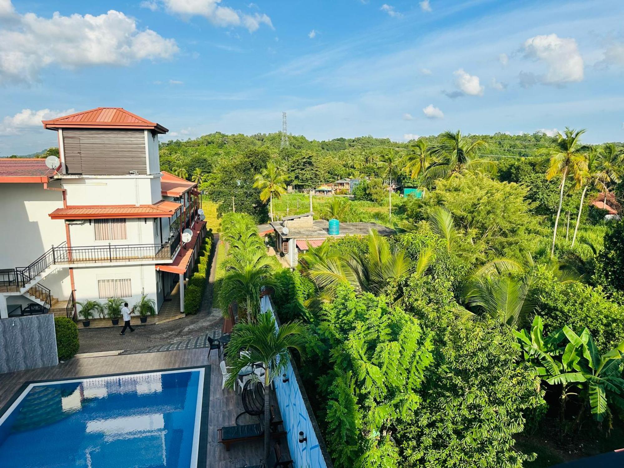 Hotel Ruwanara Royal Majestry Ambagahagedara Exterior foto
